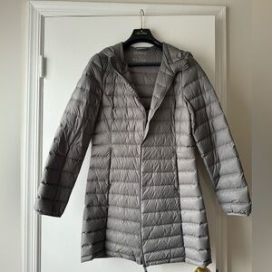 Lightweight long puffer jacket
